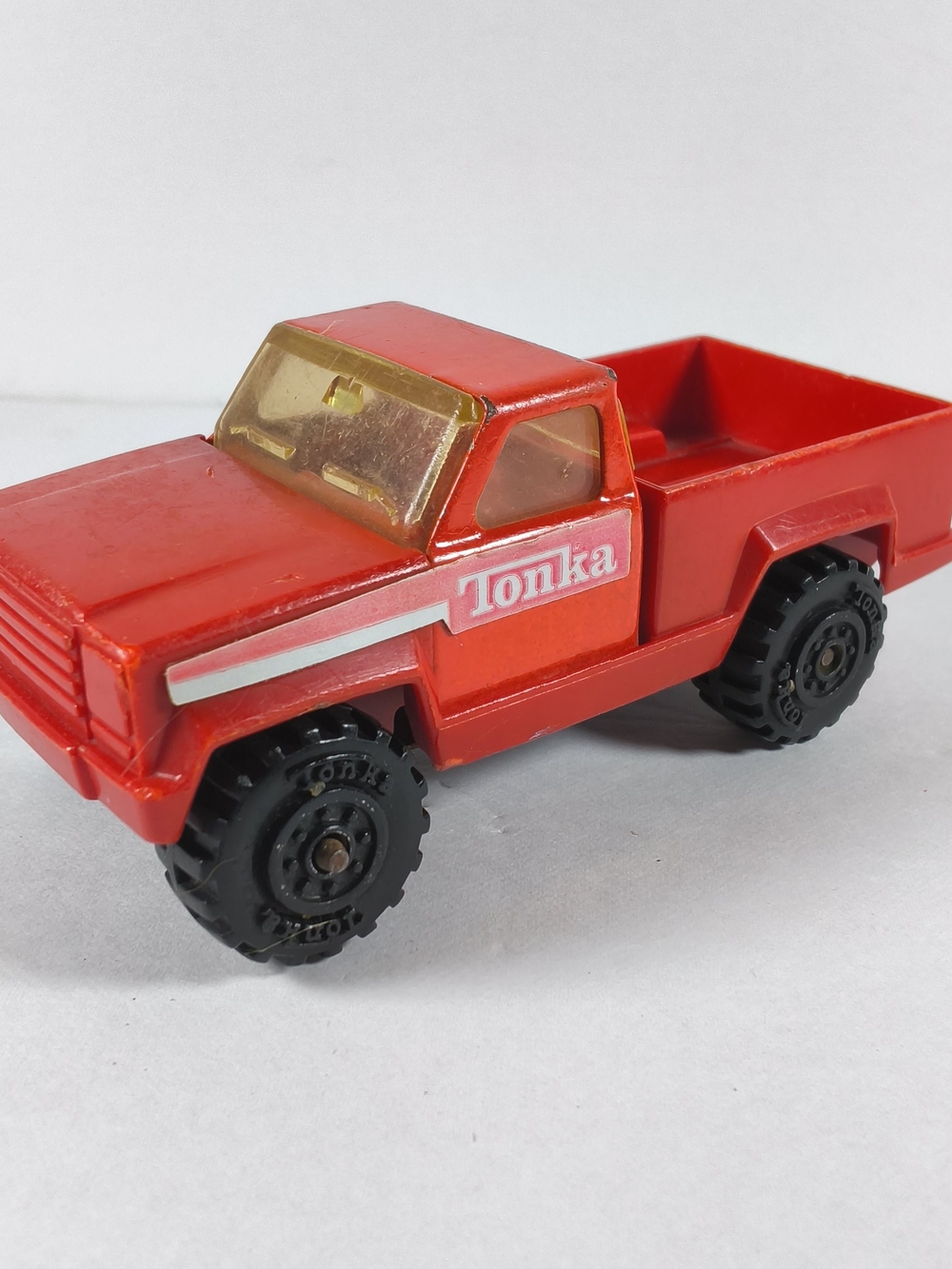 Vintage 1978 Tonka Red Step-Side Pickup Truck Made in USA 136 Pressed Steel